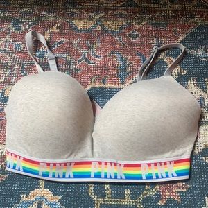 No wire VS Pink Bra